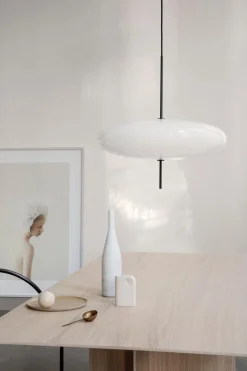 Sale Pamono Model 2065 Lamp with White Diffuser and Black Hardware by Gino Sarfatti