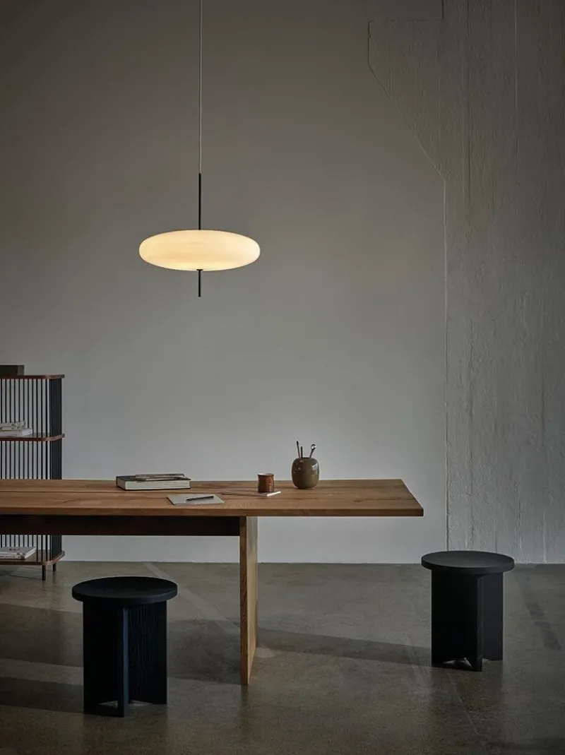 Sale Pamono Model 2065 Lamp with White Diffuser and Black Hardware by Gino Sarfatti