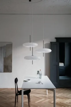 Sale Pamono Model 2065 Lamp with White Diffuser and Black Hardware by Gino Sarfatti