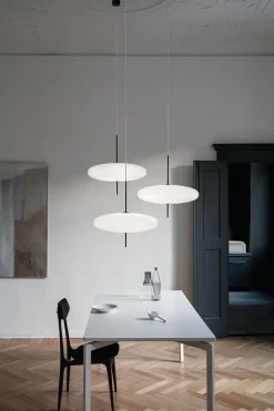 Pamono Model 2065 Table Lamp with Black White Diffuser, Black Hardware & Black Cable by Gino Sarfatti><noscript><img width=