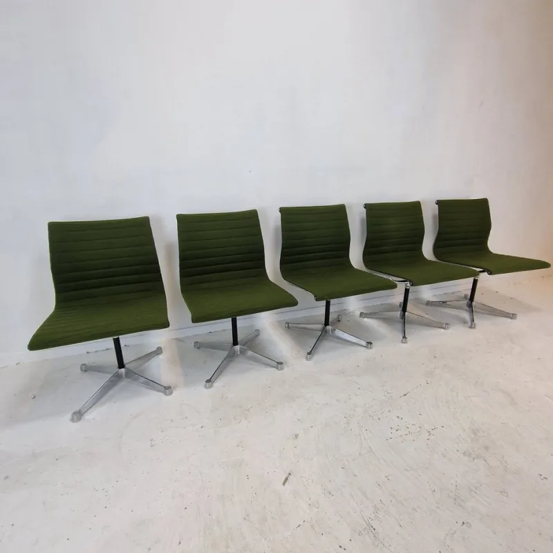 Pamono Model EA 105 Chairs by Eames for Herman Miller, 1970s, Set of 5> Office Chairs