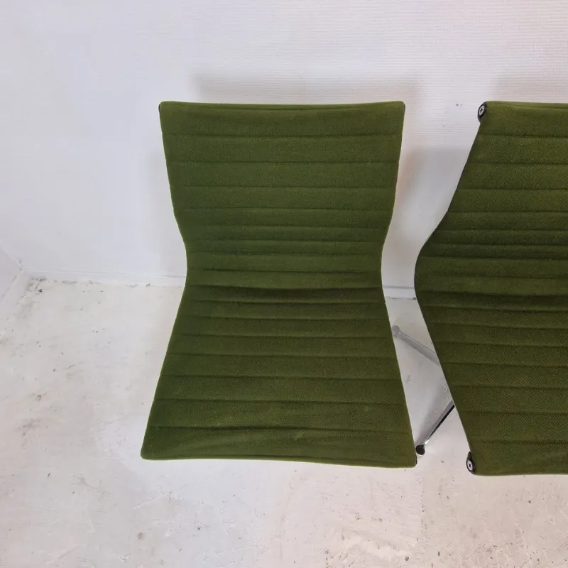 Pamono Model EA 105 Chairs by Eames for Herman Miller, 1970s, Set of 5> Office Chairs