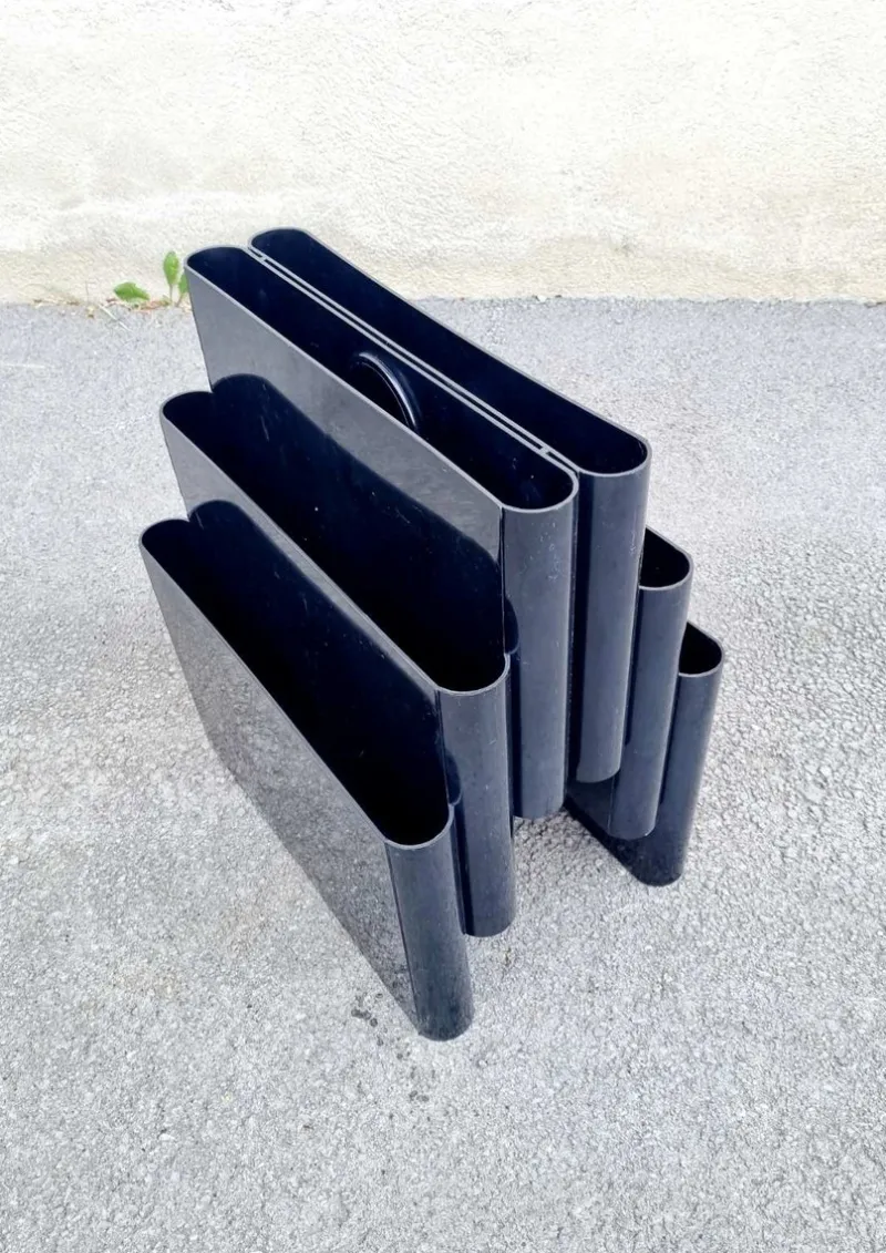 Pamono Modern Italian Black Magazine Rack by Giotto Stoppino for Kartell, 1970s> Magazine Racks