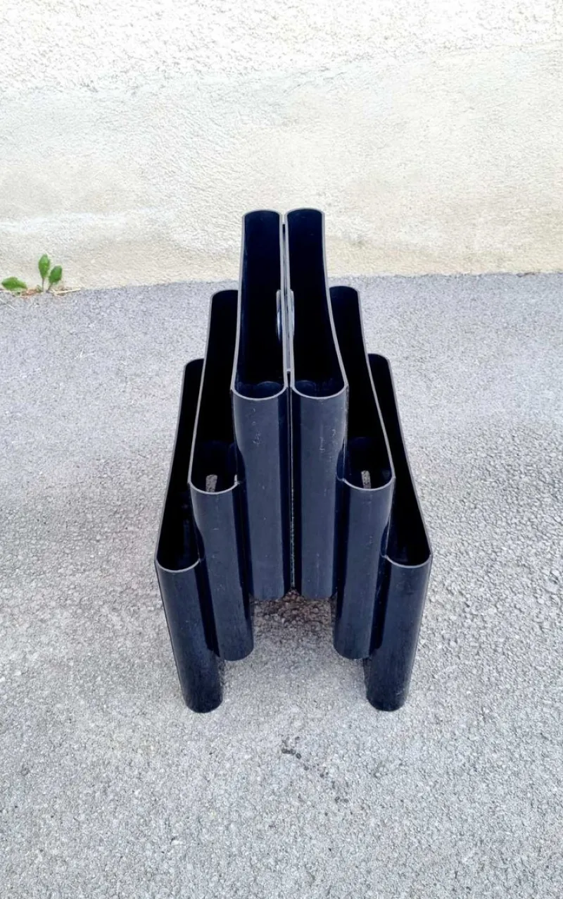 Pamono Modern Italian Black Magazine Rack by Giotto Stoppino for Kartell, 1970s> Magazine Racks