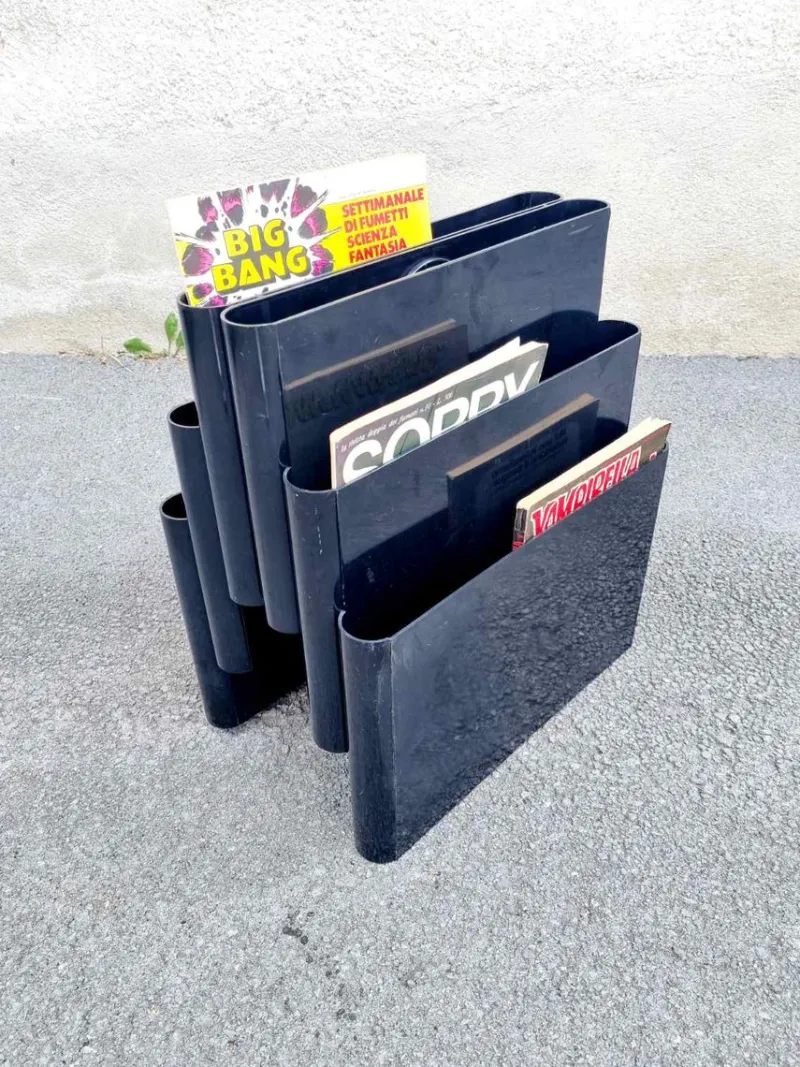 Pamono Modern Italian Black Magazine Rack by Giotto Stoppino for Kartell, 1970s> Magazine Racks