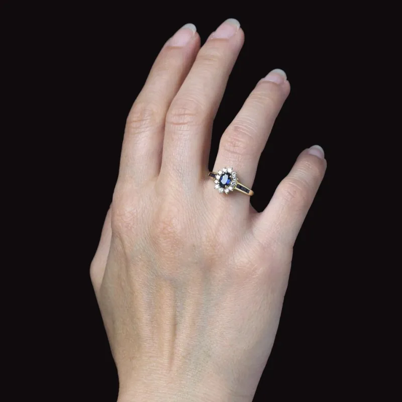 New Pamono Modern Sapphire and Diamonds Ring in 18 Karat Yellow Gold