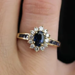 New Pamono Modern Sapphire and Diamonds Ring in 18 Karat Yellow Gold