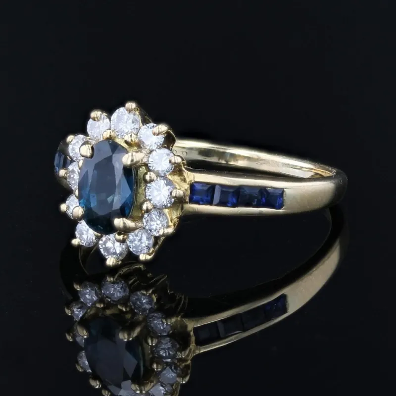 New Pamono Modern Sapphire and Diamonds Ring in 18 Karat Yellow Gold
