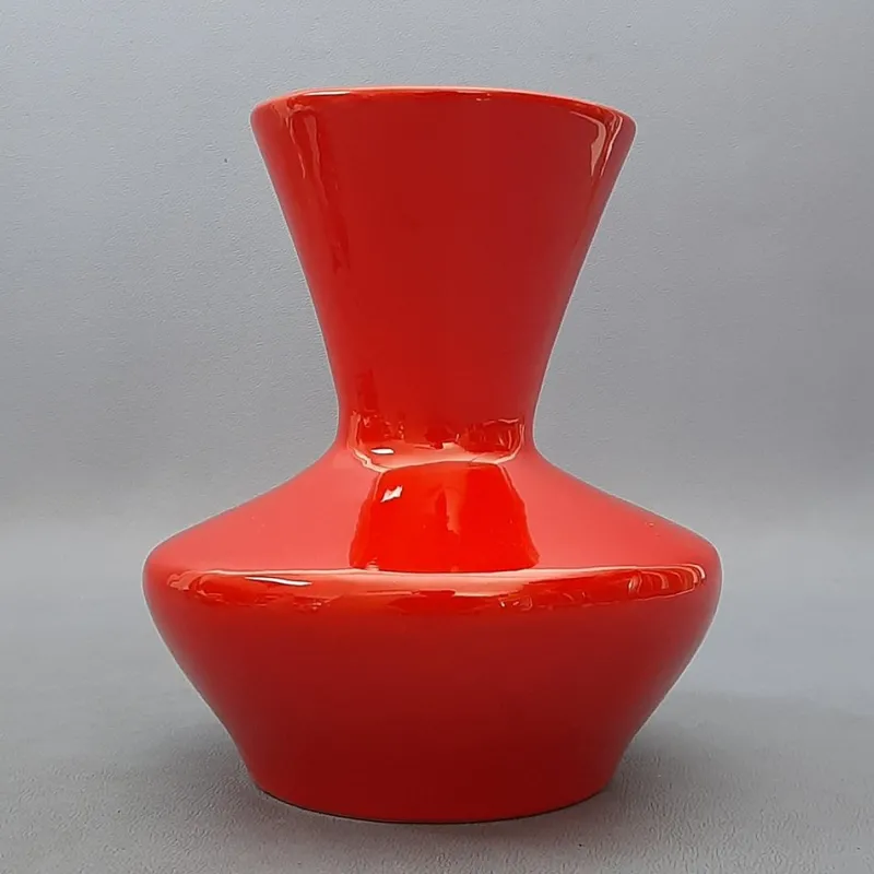 Pamono Modern Space Age Red Ceramic Vase by Pietro Arosio for Parravicini, 1970s> Vases