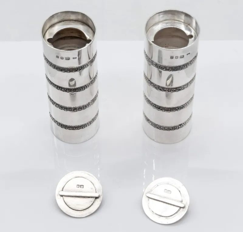 Pamono Modern Sterling Silver Salt and Pepper Pots by George E Grant, 1971, Set of 2> Salt & Pepper Shakers