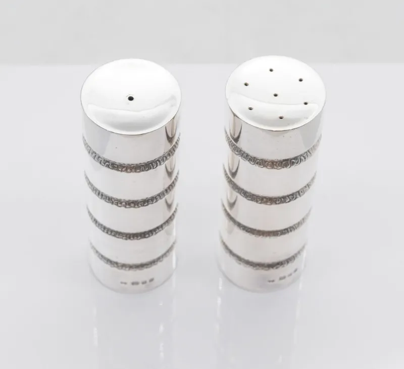 Pamono Modern Sterling Silver Salt and Pepper Pots by George E Grant, 1971, Set of 2> Salt & Pepper Shakers