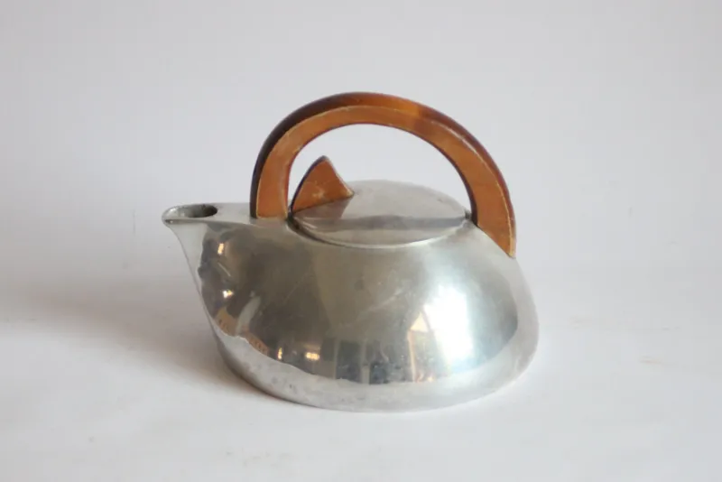 New Pamono Modern Streamline K3 Kettle by Jean Picquot for Burrage and Boyd Ltd, 1940s