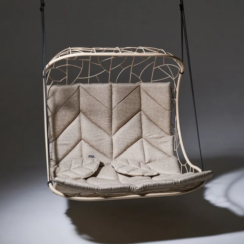 Hot Pamono Modern Wave Hanging Chair from Studio Stirling