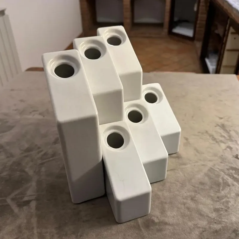 Pamono Modern White Ceramic Design Vases by Enzo Bicchioli for Il Picchio, 1970s, Set of 2> Vases