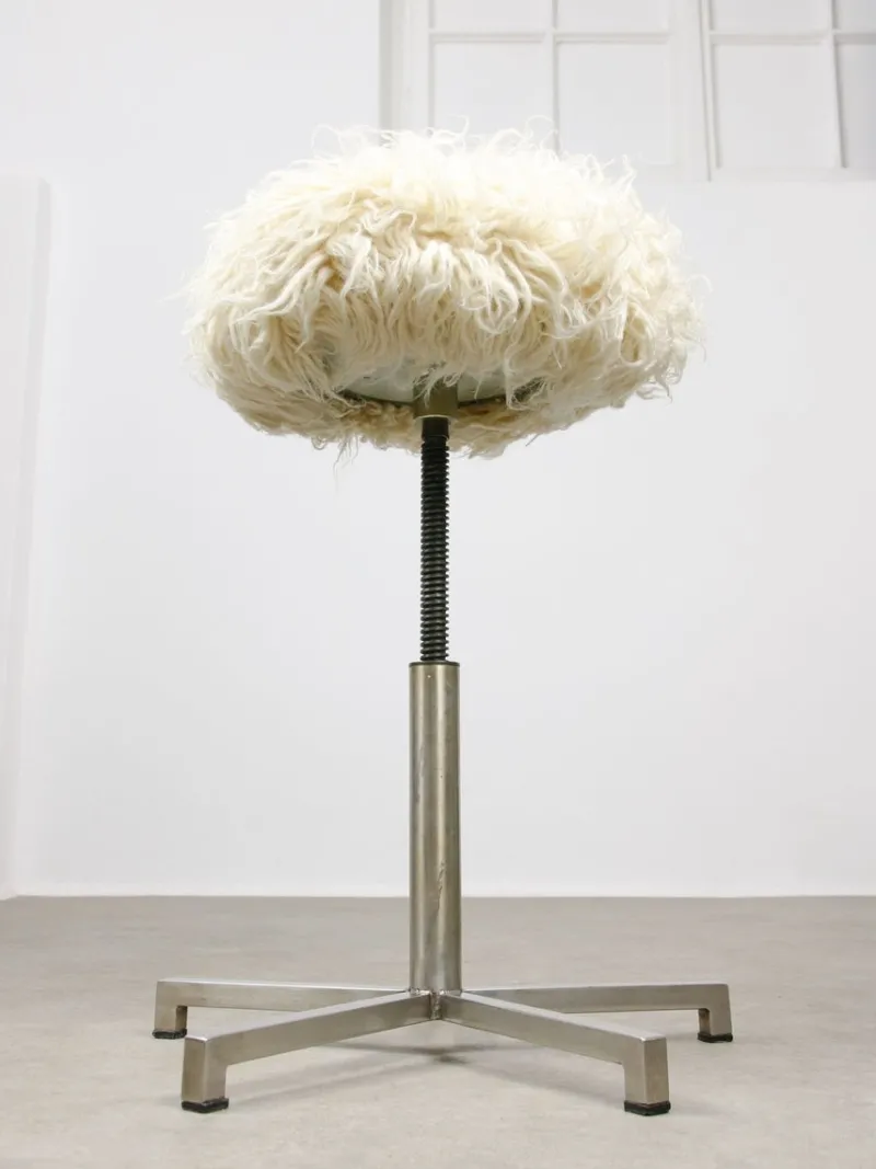 Pamono Modernist Bauhaus Swivel Stool in Chrome and Sheepskin, 1950s> Office Chairs