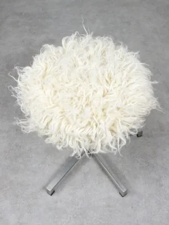Pamono Modernist Bauhaus Swivel Stool in Chrome and Sheepskin, 1950s><noscript><img width=