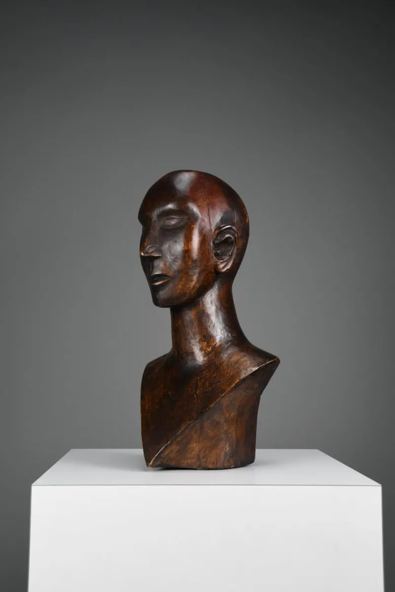 Pamono Modernist Carved Bust, Mid-20th Century, Wood> Sculpture