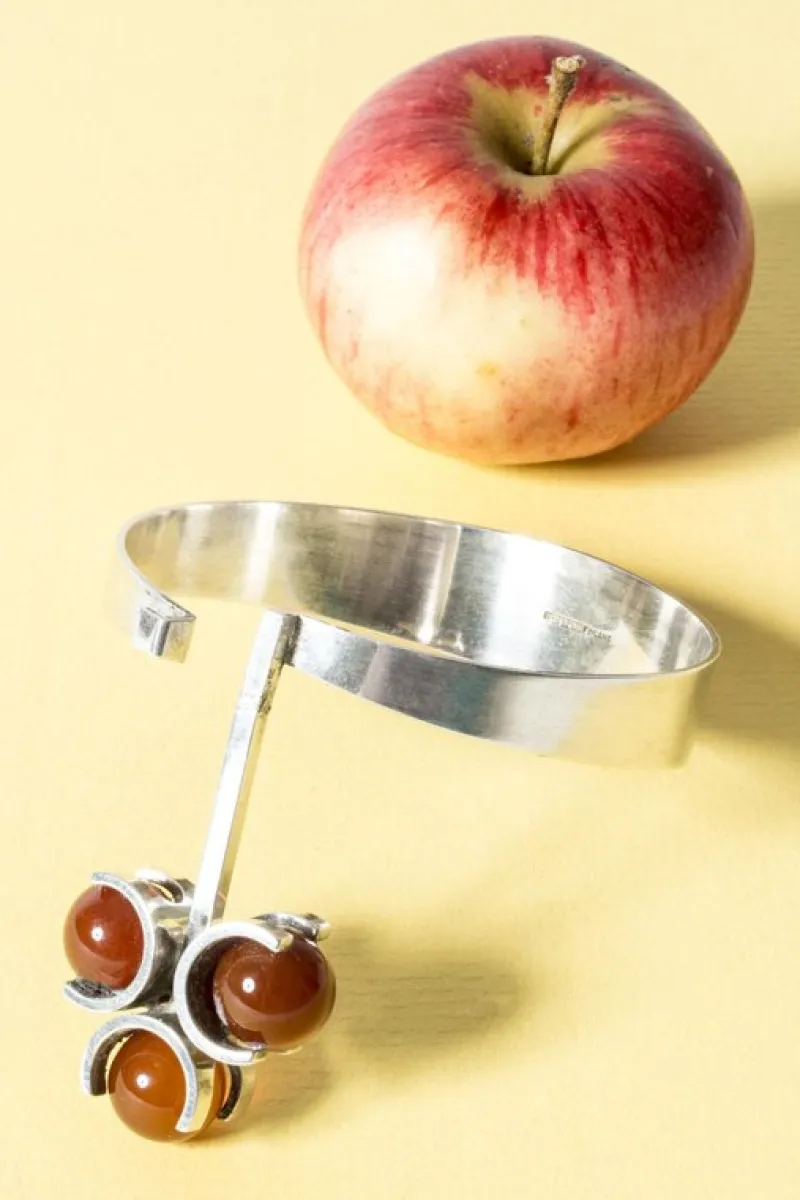 Pamono Modernist Silver and Carnelian Bracelet by Elis Kauppi, 1960s> Bracelets