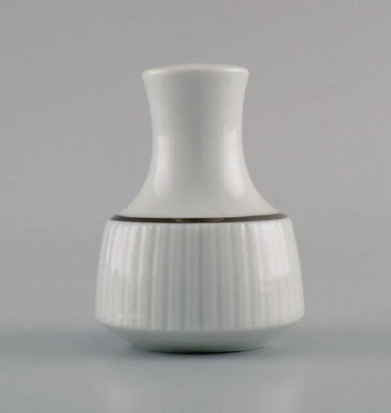 Pamono Modulation Salt Shaker & Dish in Porcelain by Tapio Wirkkala for Rosenthal, Set of 2> Salt & Pepper Shakers