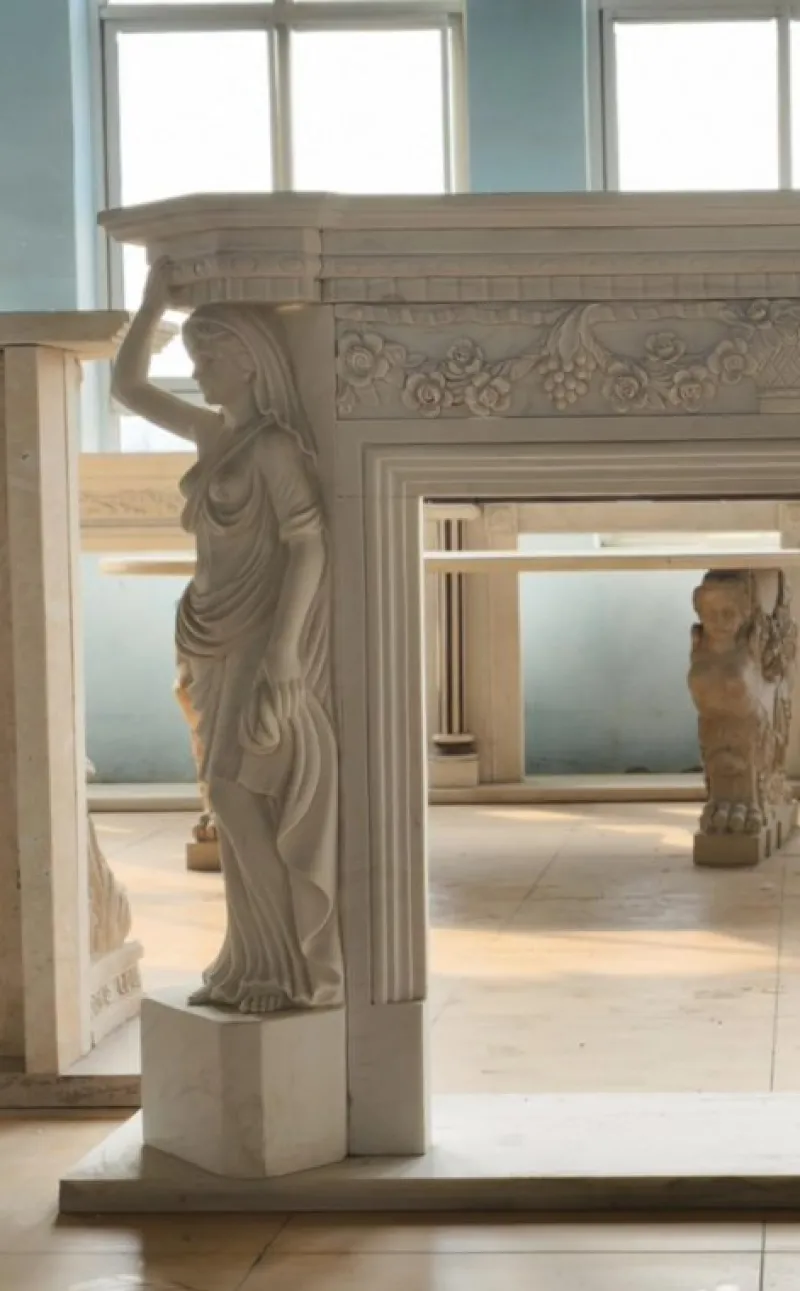 Outlet Pamono Monumental Neoclassical Hand-Carved Marble Fireplace Mantle