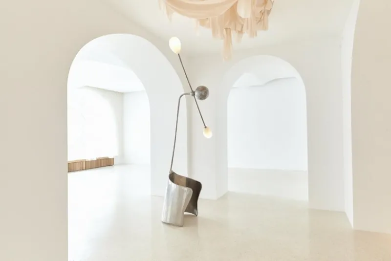 Pamono Moulin Floor Lamp in Brass and Hand-Blown Glass by Atelier Ellery> Floor Lamps
