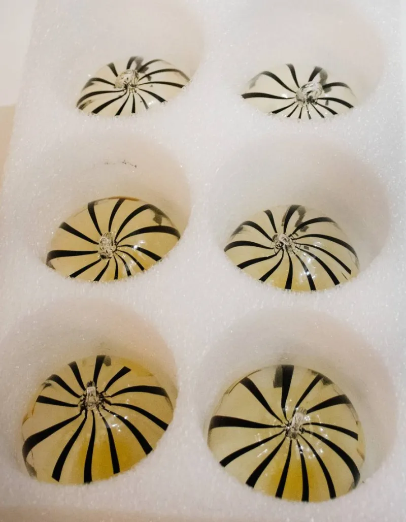 Pamono Murano Christmas Baubles by Mariana Iskra for Ribes Studio, Set of 6> Decorative Objects