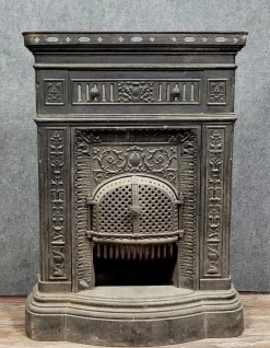 Pamono Napoleon III Cast Iron Fireplace Mantel or Front, 1880s> Fireplaces And Mantels