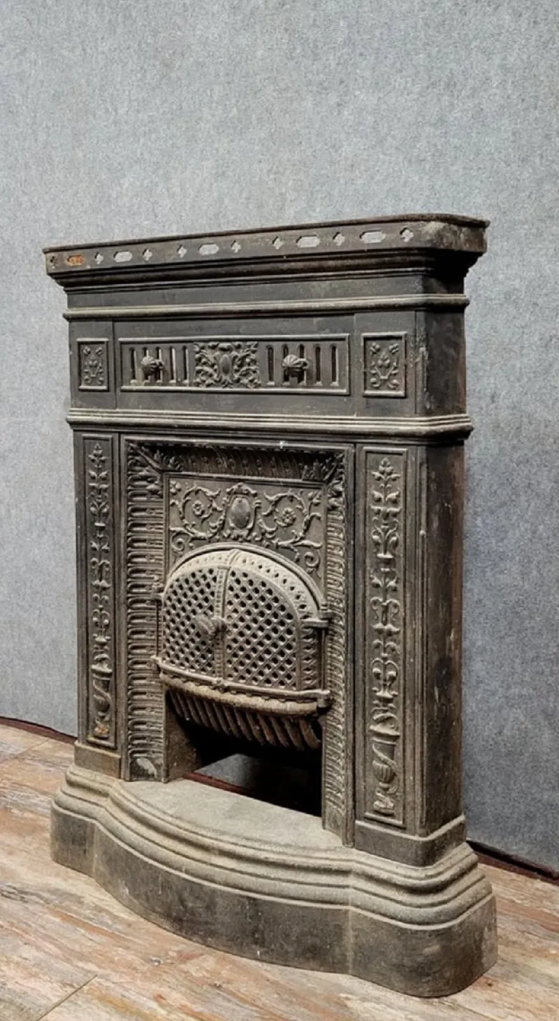 Pamono Napoleon III Cast Iron Fireplace Mantel or Front, 1880s> Fireplaces And Mantels