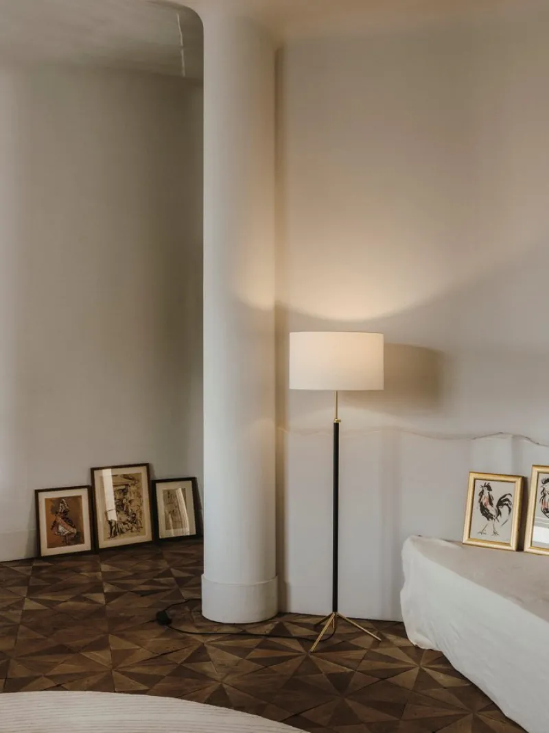 Pamono Natural and Brass Pie de Salón G1 Floor Lamp by Jaume Sans> Floor Lamps