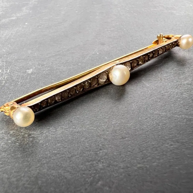 Best Pamono Natural White Pearl and Diamond 18k Yellow Gold Bar Brooch, 1890s
