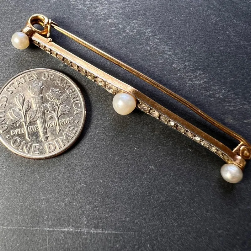 Best Pamono Natural White Pearl and Diamond 18k Yellow Gold Bar Brooch, 1890s