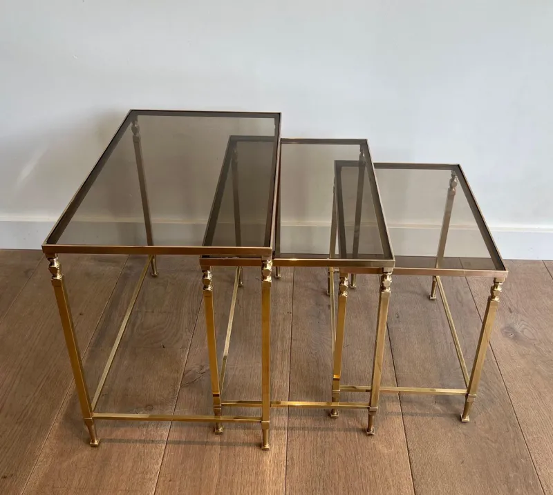 Pamono Neoclassical Brass Nesting Tables by Maison Ramsay, Set of 3> Coffee & Side Tables