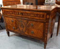 Hot Pamono Neoclassical Chest of Drawers with Inlay