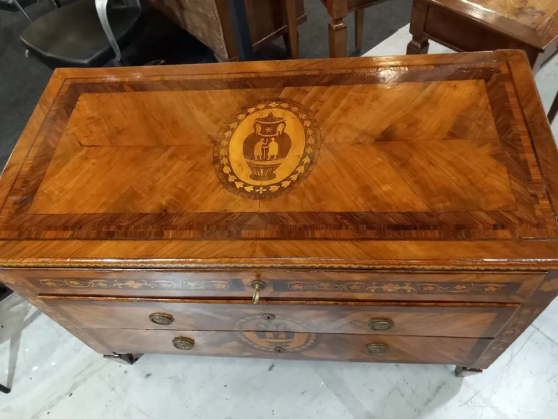 Hot Pamono Neoclassical Chest of Drawers with Inlay