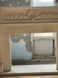 New Pamono Neoclassical Hand-Carved White Marble Fireplace Mantle with Laurel and Rosette