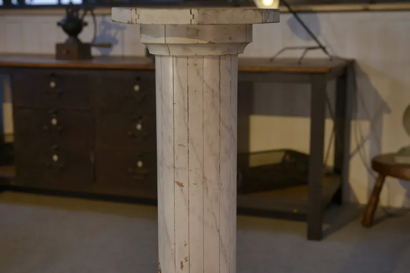 Pamono Neoclassical Wooden Column with Marble-Effect Paint, Early 20th Century> Pedestals And Columns