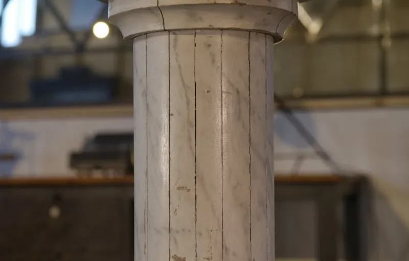 Pamono Neoclassical Wooden Column with Marble-Effect Paint, Early 20th Century> Pedestals And Columns