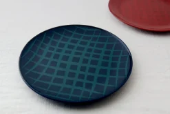 Pamono Network Red Plate in Lacquered Urushi Glass by Eliana Lorena for Hands On Design><noscript><img width=