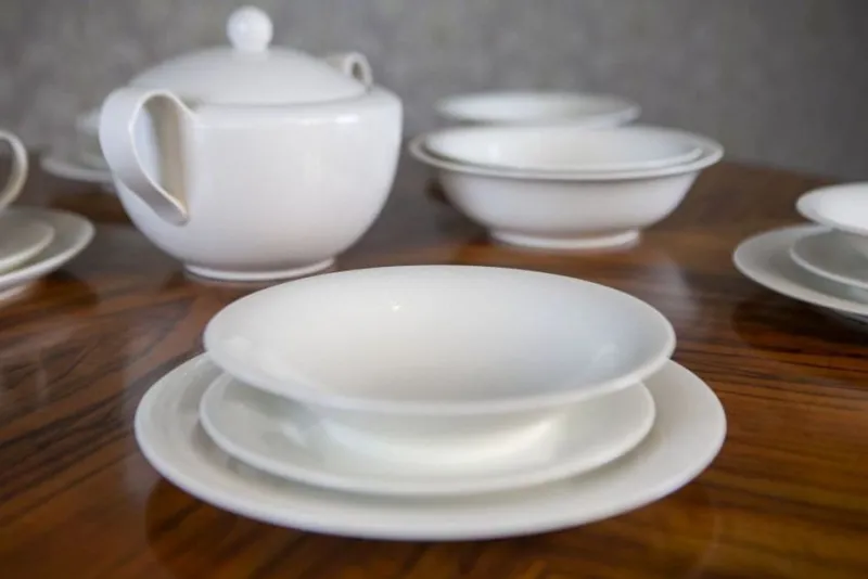 Pamono New Dinner Service for Six People by Porcelana Karolina, Set of 24> Tabletop