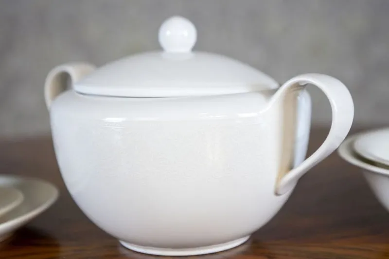 Pamono New Dinner Service for Six People by Porcelana Karolina, Set of 24> Tabletop