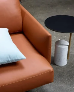Sale Pamono New York Two-Seater Sofa in Metal and Leather Upholstery by Quinti Sedute