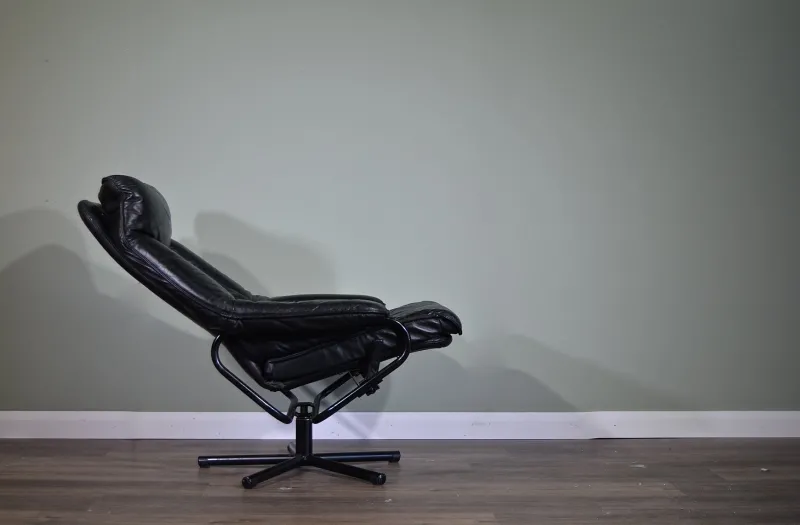 Pamono Norwegian Leather Swivel Chair from Skoghaug, 1960s> Office Chairs