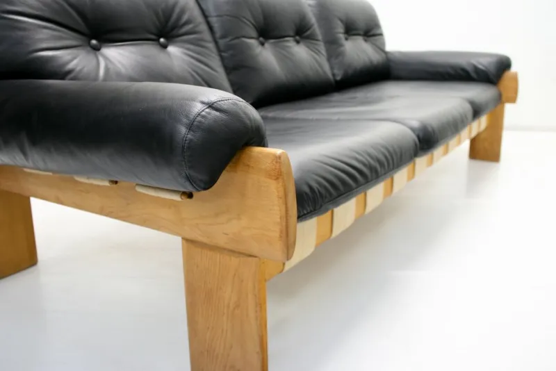 Pamono Oak and Leather Africa Armchairs and Sofa by Esko Pajamies for Asko Oy, 1970s, Set of 3> Living Room Sets