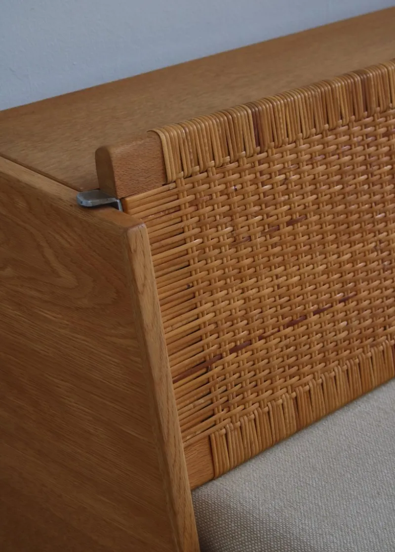Pamono Oak and Rattan GE7 Daybed by Hans J. Wegner for GETAMA> Daybeds & Chaises Lounges