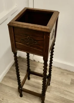Pamono Oak Barley Twist Planter, 1890s><noscript><img width=