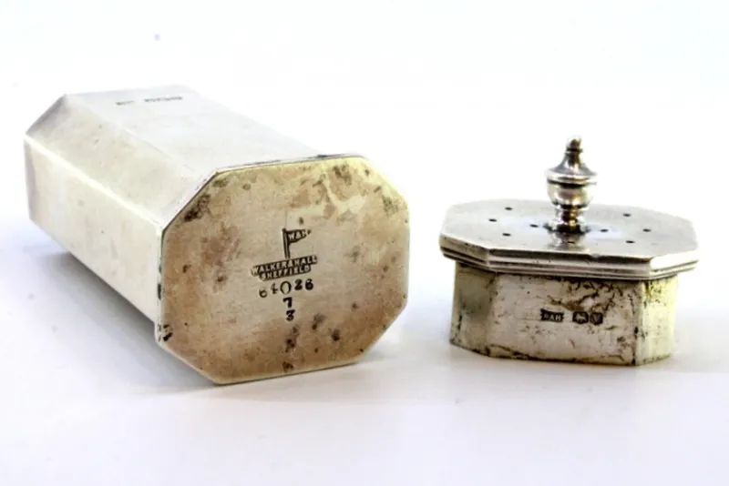 Clearance Pamono Octagonal Silver Salt Shaker with Removable Lid Knob