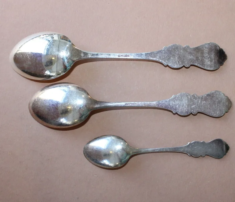 Hot Pamono Olga Cutlery Set in Silver from Kultakeskus Oy, Set of 30