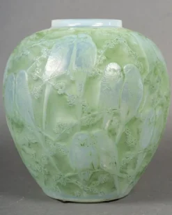 Pamono Opalescent Perruches Vase by René Lalique, 1919><noscript><img width=