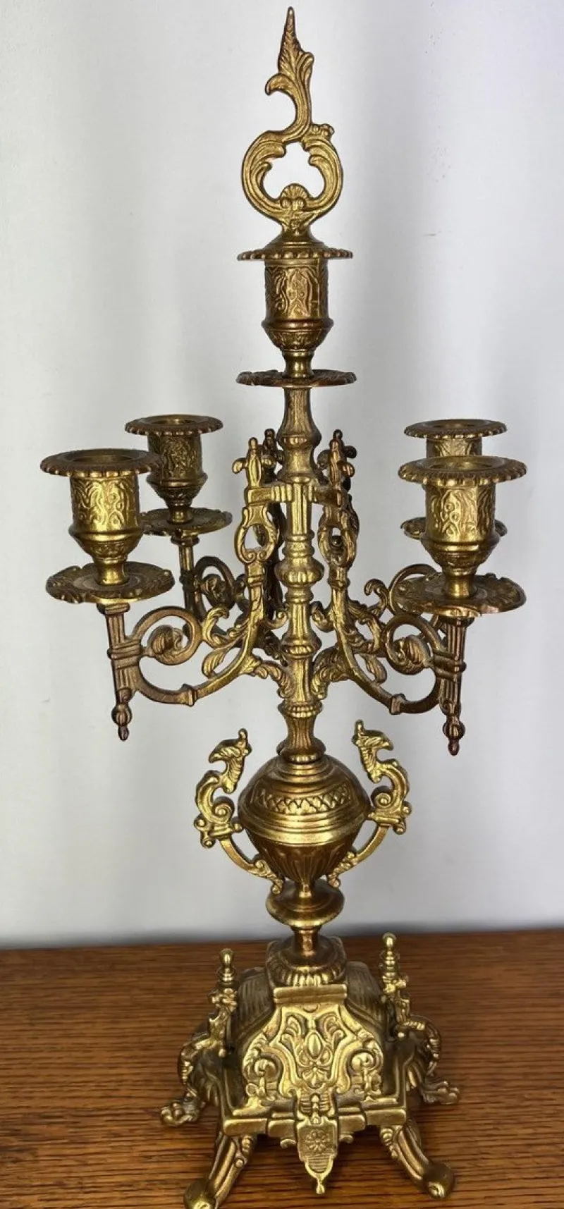 Pamono Ornate Brass Candleholders, Set of 2> Candleholders