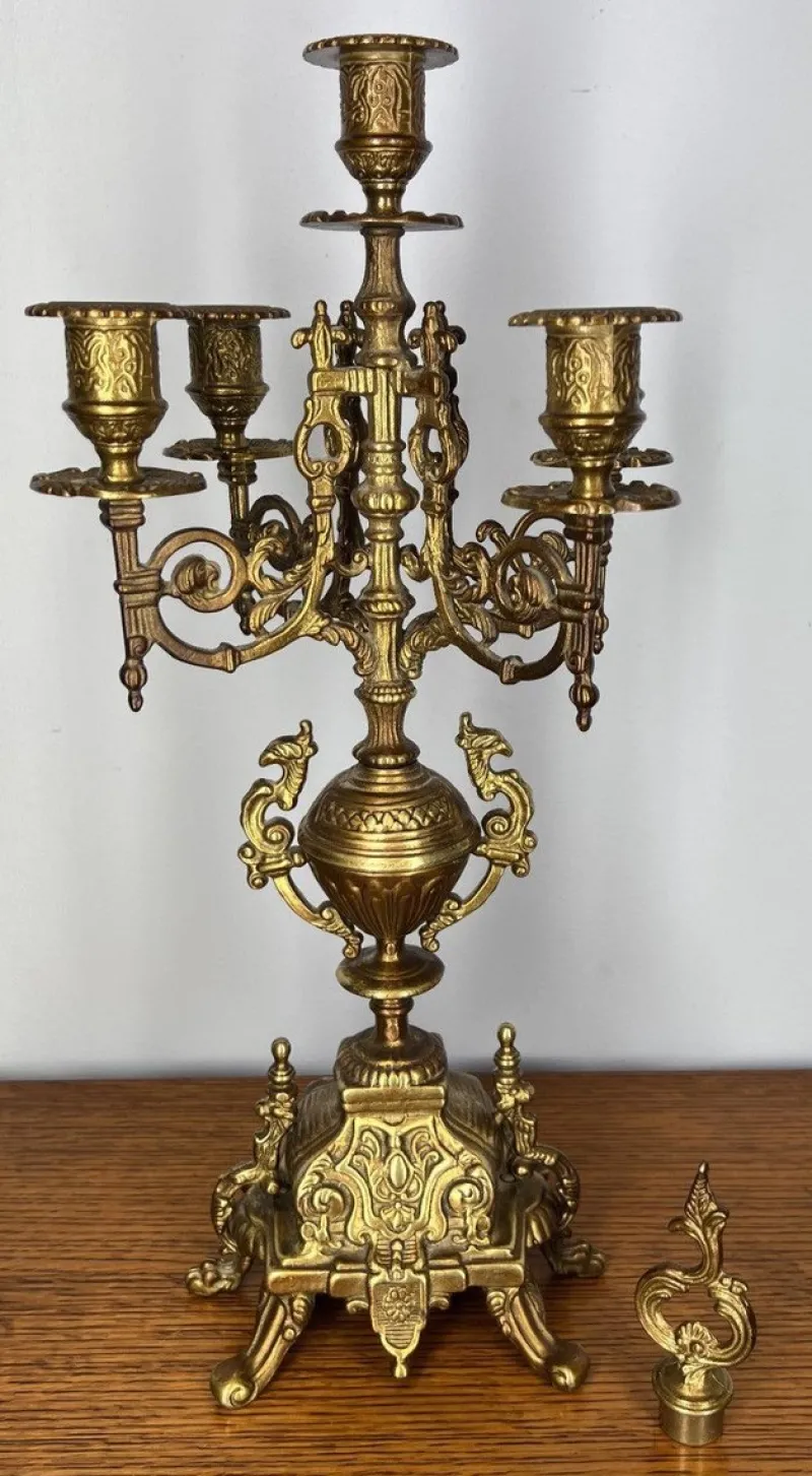 Pamono Ornate Brass Candleholders, Set of 2> Candleholders